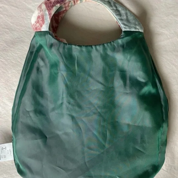 Bear Alive Mina Perhonen Egg Bag - Picture 4 of 5